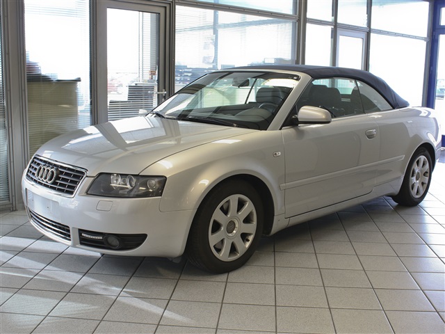 Audi A4 Cabrio  für nur 3.650,- € bei Hoffmann Automobile in Wolfsburg kaufen und sofort mitnehmen