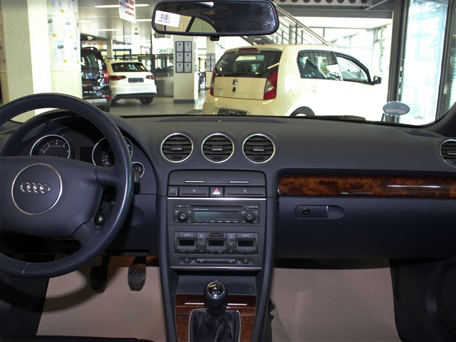 Audi A4 Cabrio  bei Hoffmann Automobile in Wolfsburg kaufen und sofort mitnehmen - Bild 6