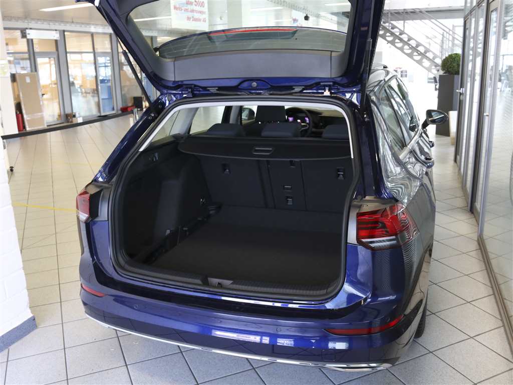 VW Golf Variant  bei Hoffmann Automobile in Wolfsburg kaufen und sofort mitnehmen - Bild 2