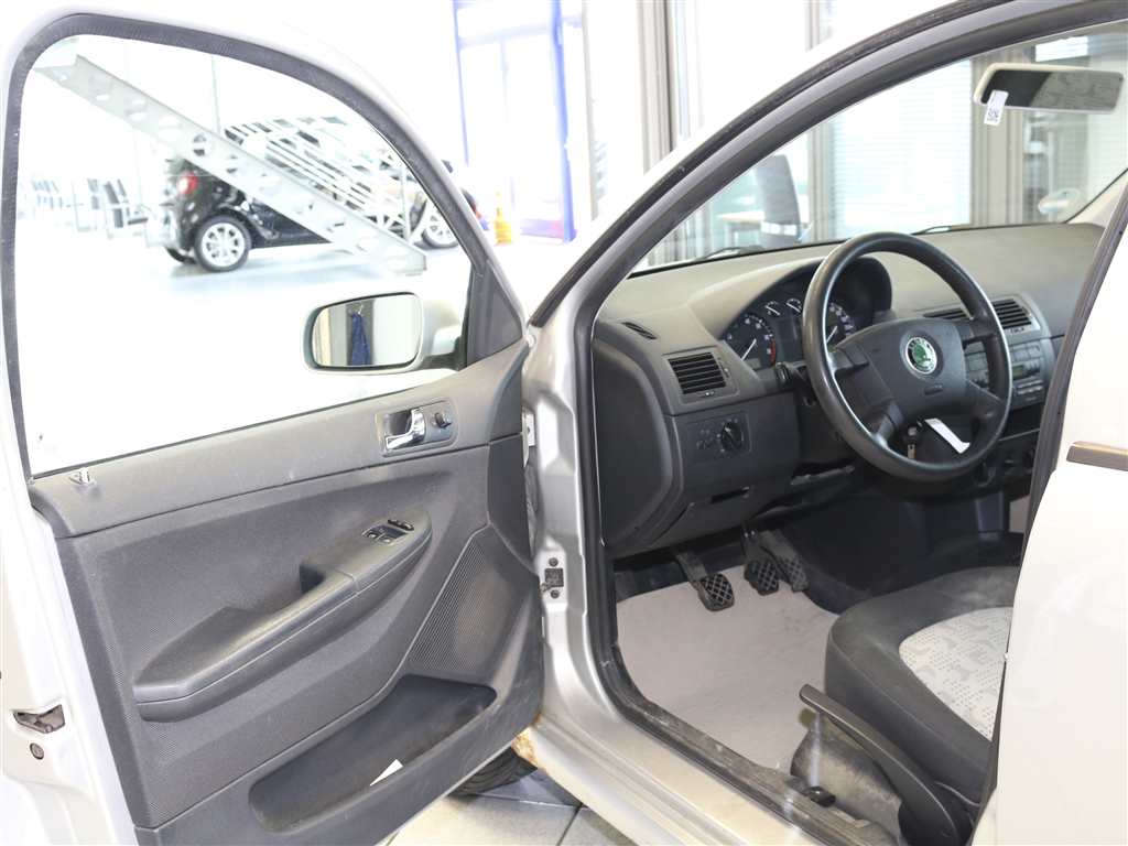 Skoda Fabia Combi  bei Hoffmann Automobile in Wolfsburg kaufen und sofort mitnehmen - Bild 9