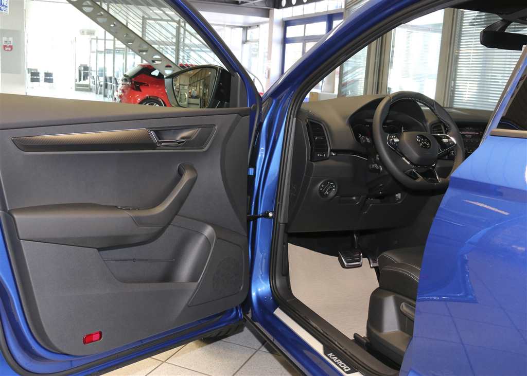 Skoda Karoq  bei Hoffmann Automobile in Wolfsburg kaufen und sofort mitnehmen - Bild 12
