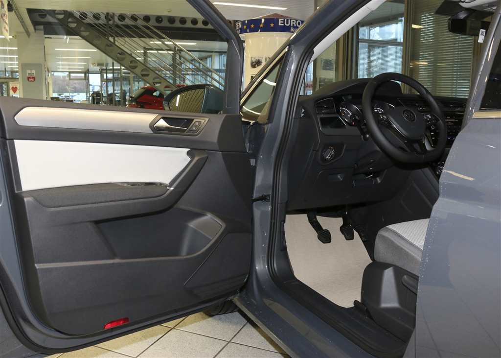 VW Touran  bei Hoffmann Automobile in Wolfsburg kaufen und sofort mitnehmen - Bild 12