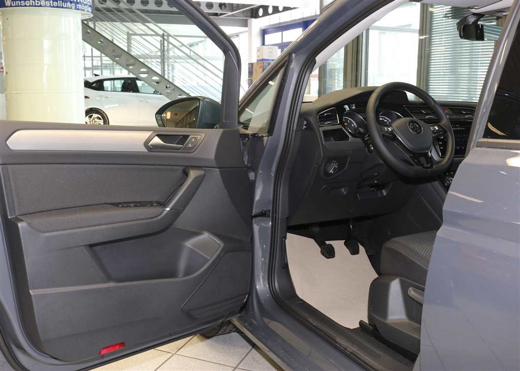 VW Touran  bei Hoffmann Automobile in Wolfsburg kaufen und sofort mitnehmen - Bild 12