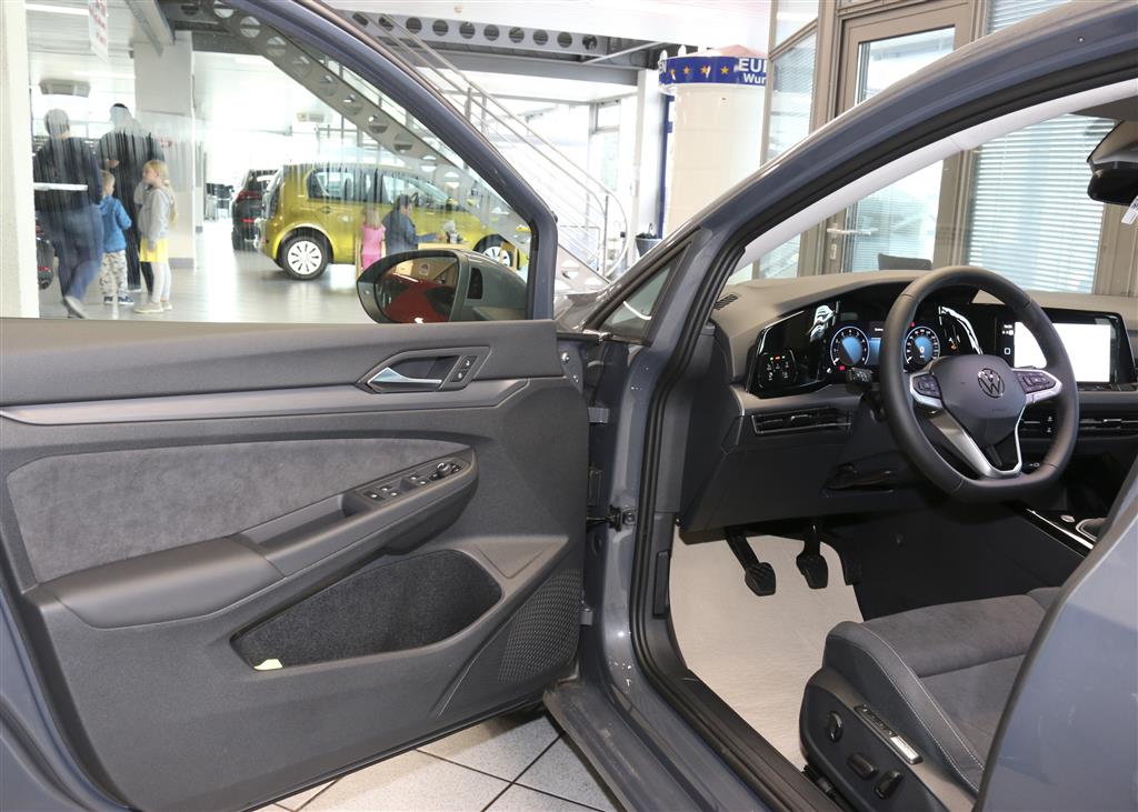 VW Golf  bei Hoffmann Automobile in Wolfsburg kaufen und sofort mitnehmen - Bild 13
