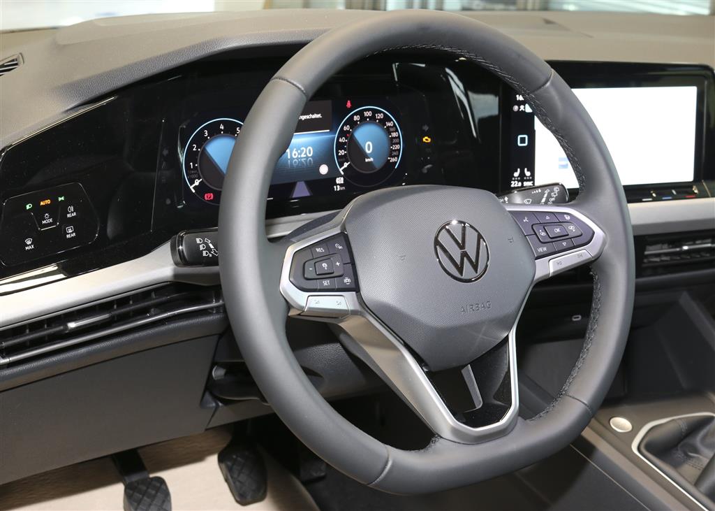 VW Golf  bei Hoffmann Automobile in Wolfsburg kaufen und sofort mitnehmen - Bild 12