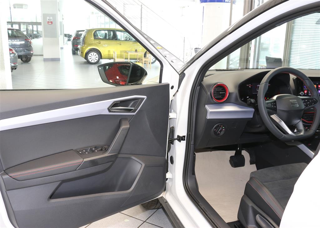 Seat Arona  bei Hoffmann Automobile in Wolfsburg kaufen und sofort mitnehmen - Bild 12