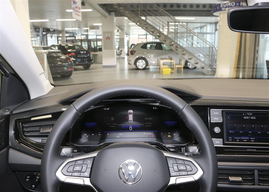 VW Polo  bei Hoffmann Automobile in Wolfsburg kaufen und sofort mitnehmen - Bild 9