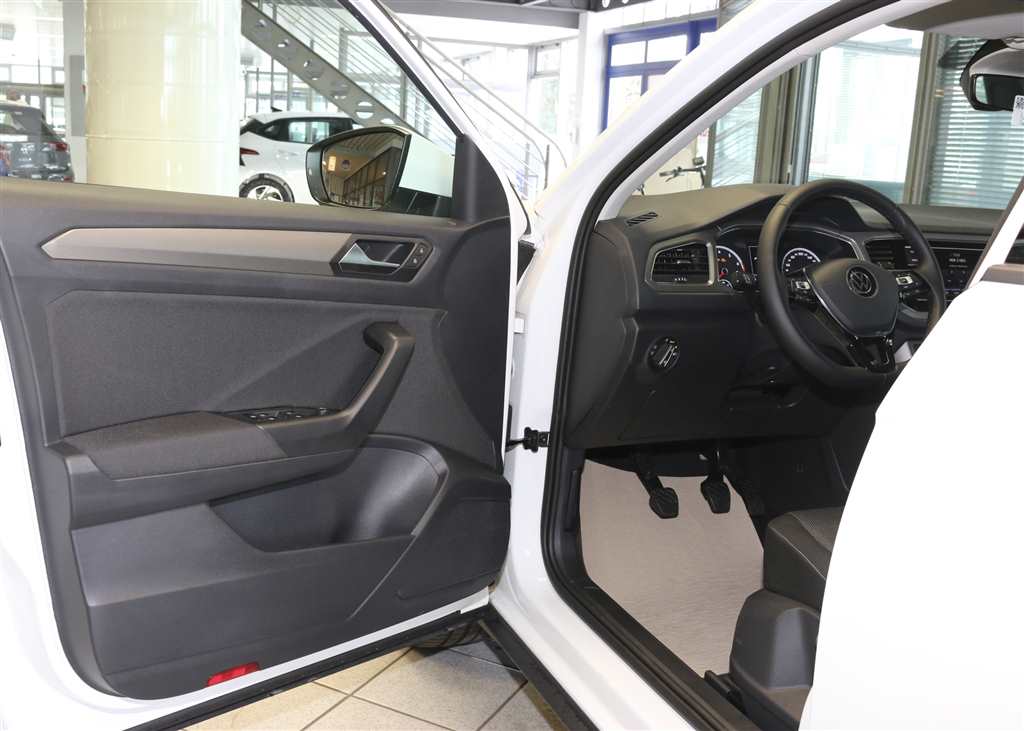 VW T-Roc  bei Hoffmann Automobile in Wolfsburg kaufen und sofort mitnehmen - Bild 12