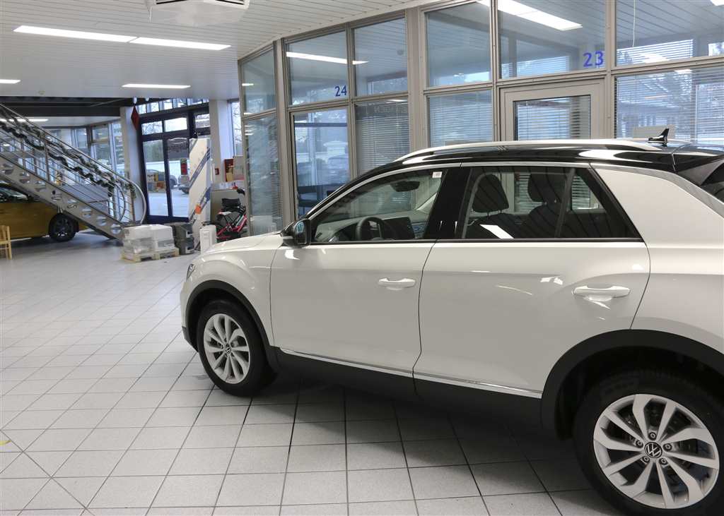 VW T-Roc  bei Hoffmann Automobile in Wolfsburg kaufen und sofort mitnehmen - Bild 13