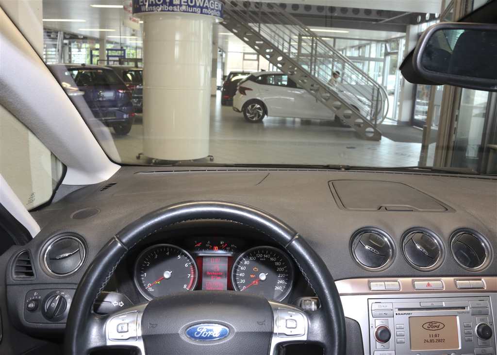 Ford S-Max  bei Hoffmann Automobile in Wolfsburg kaufen und sofort mitnehmen - Bild 8