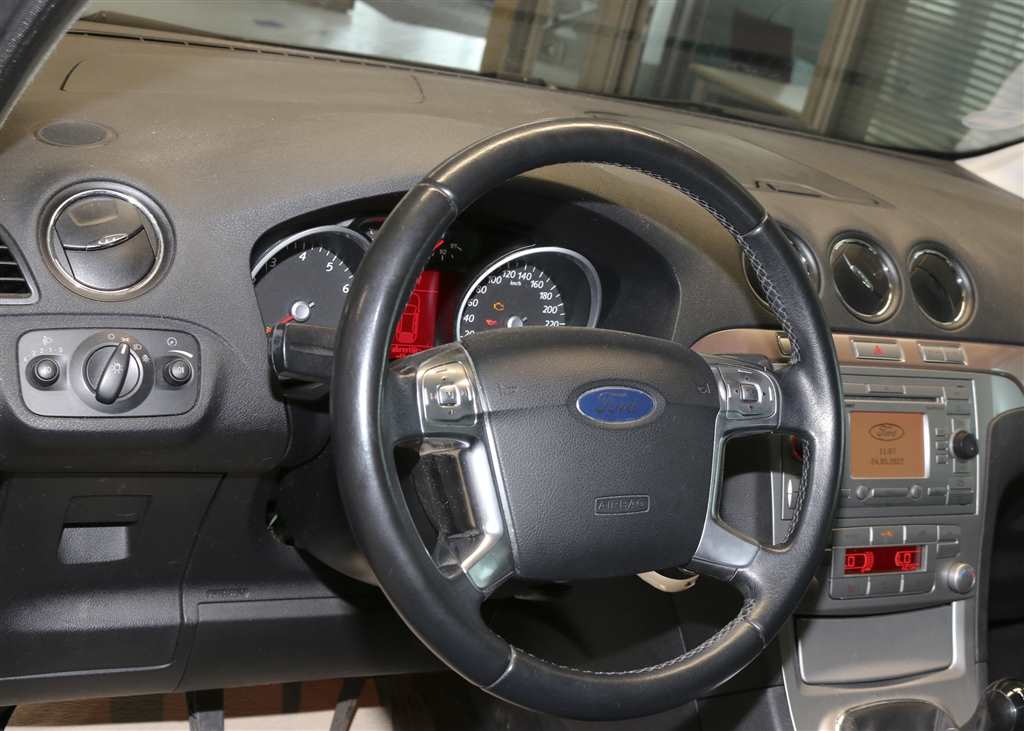 Ford S-Max  bei Hoffmann Automobile in Wolfsburg kaufen und sofort mitnehmen - Bild 9