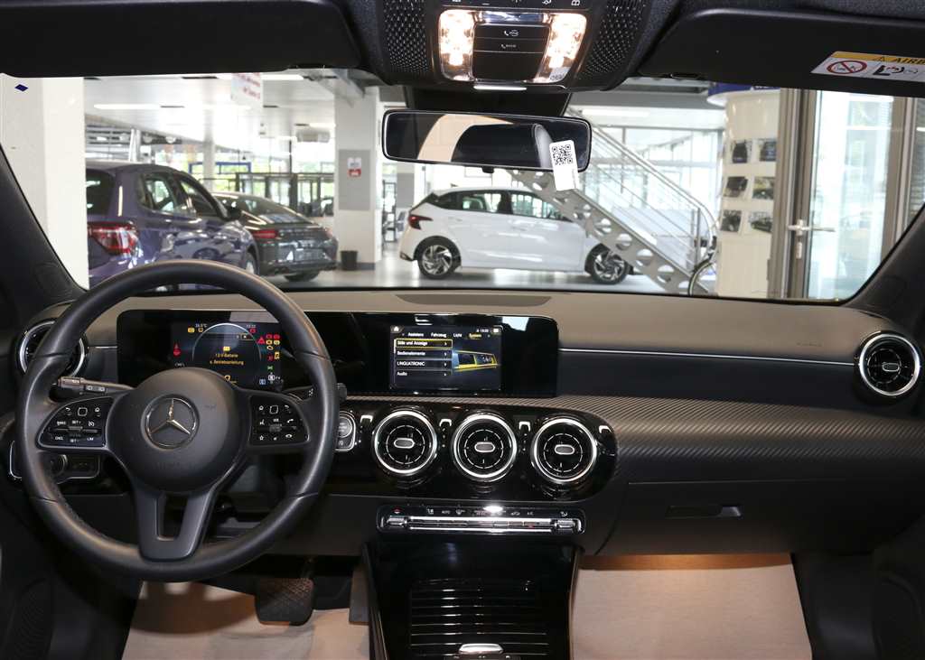 Mercedes-Benz A 180  bei Hoffmann Automobile in Wolfsburg kaufen und sofort mitnehmen - Bild 5
