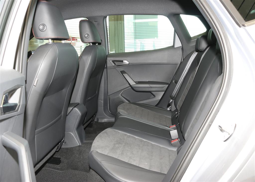 Seat Arona  bei Hoffmann Automobile in Wolfsburg kaufen und sofort mitnehmen - Bild 4