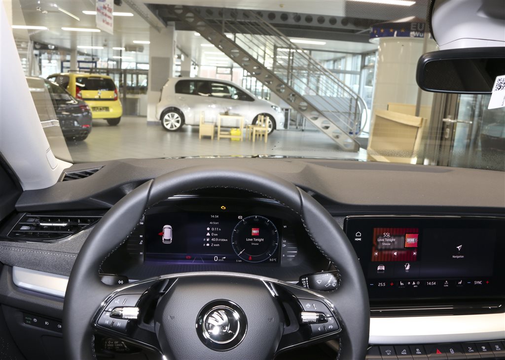 Skoda Octavia Combi  bei Hoffmann Automobile in Wolfsburg kaufen und sofort mitnehmen - Bild 10