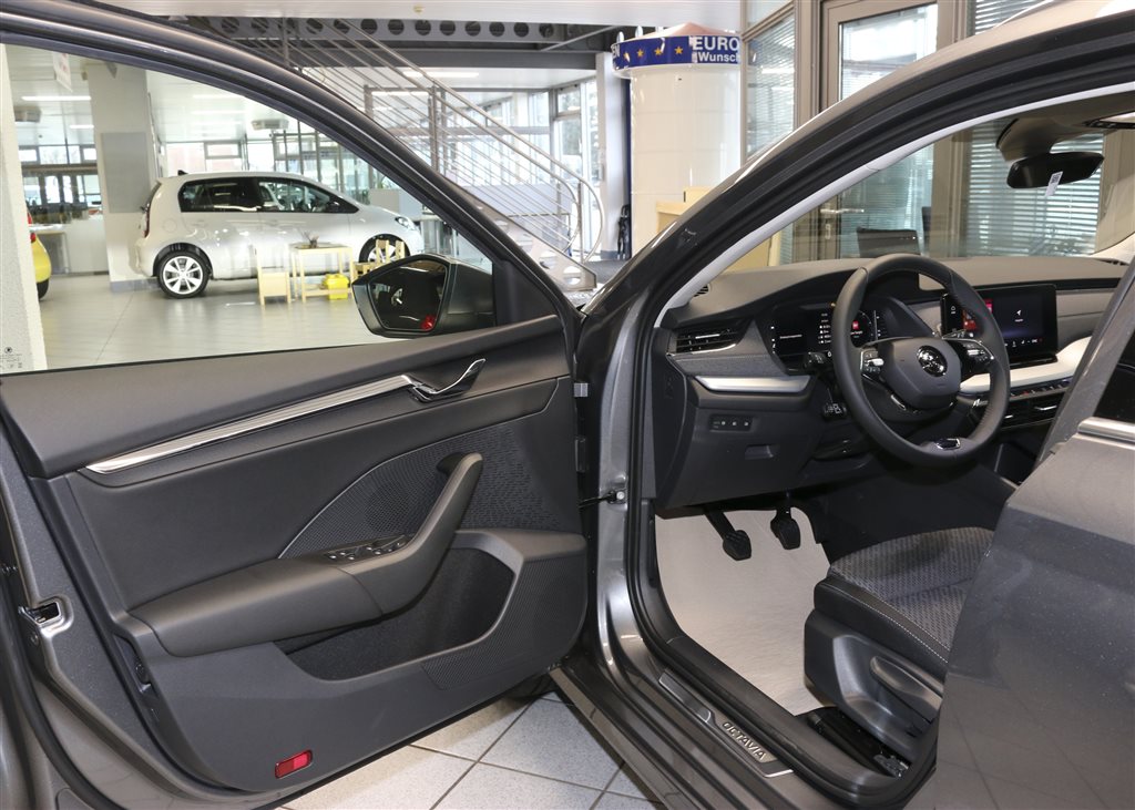 Skoda Octavia Combi  bei Hoffmann Automobile in Wolfsburg kaufen und sofort mitnehmen - Bild 13