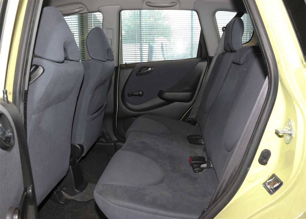 Honda Jazz  bei Hoffmann Automobile in Wolfsburg kaufen und sofort mitnehmen - Bild 4