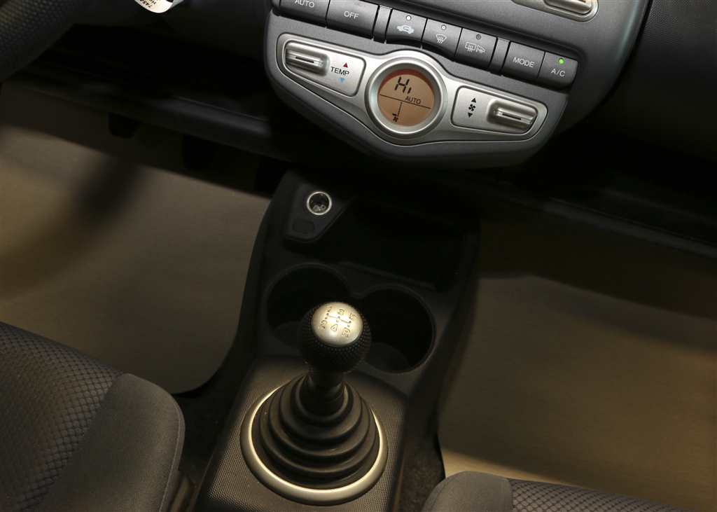 Honda Jazz  bei Hoffmann Automobile in Wolfsburg kaufen und sofort mitnehmen - Bild 6