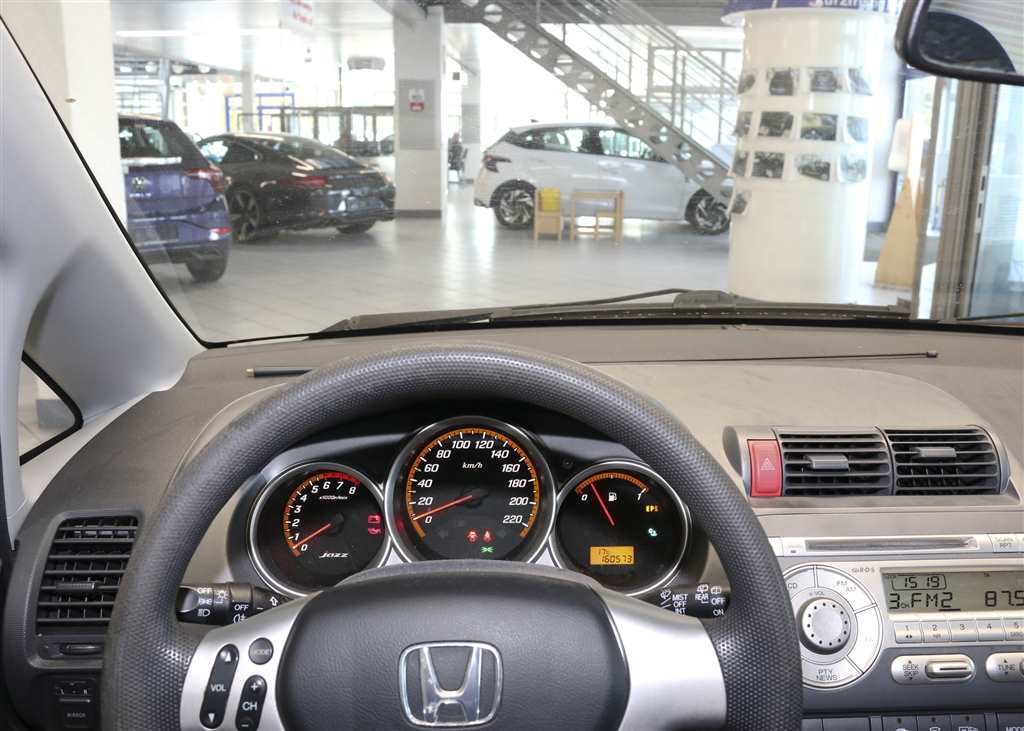 Honda Jazz  bei Hoffmann Automobile in Wolfsburg kaufen und sofort mitnehmen - Bild 8