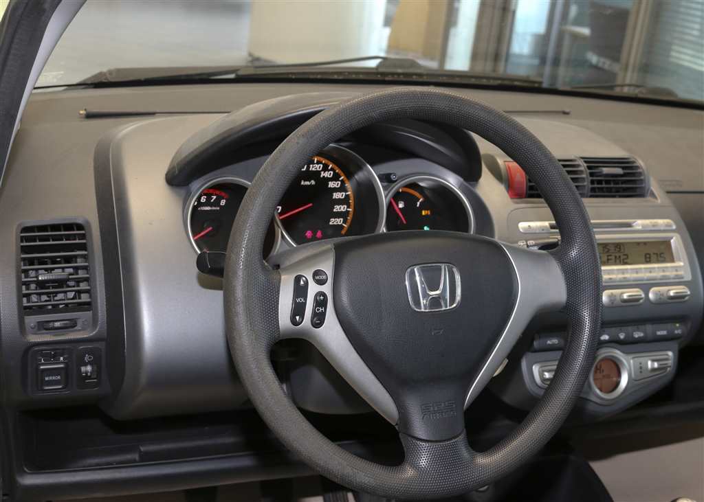 Honda Jazz  bei Hoffmann Automobile in Wolfsburg kaufen und sofort mitnehmen - Bild 9