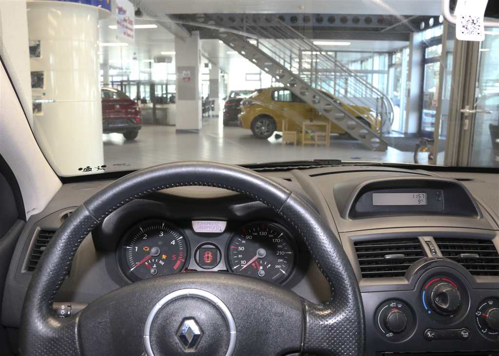 Renault Megane Grandtour  bei Hoffmann Automobile in Wolfsburg kaufen und sofort mitnehmen - Bild 8