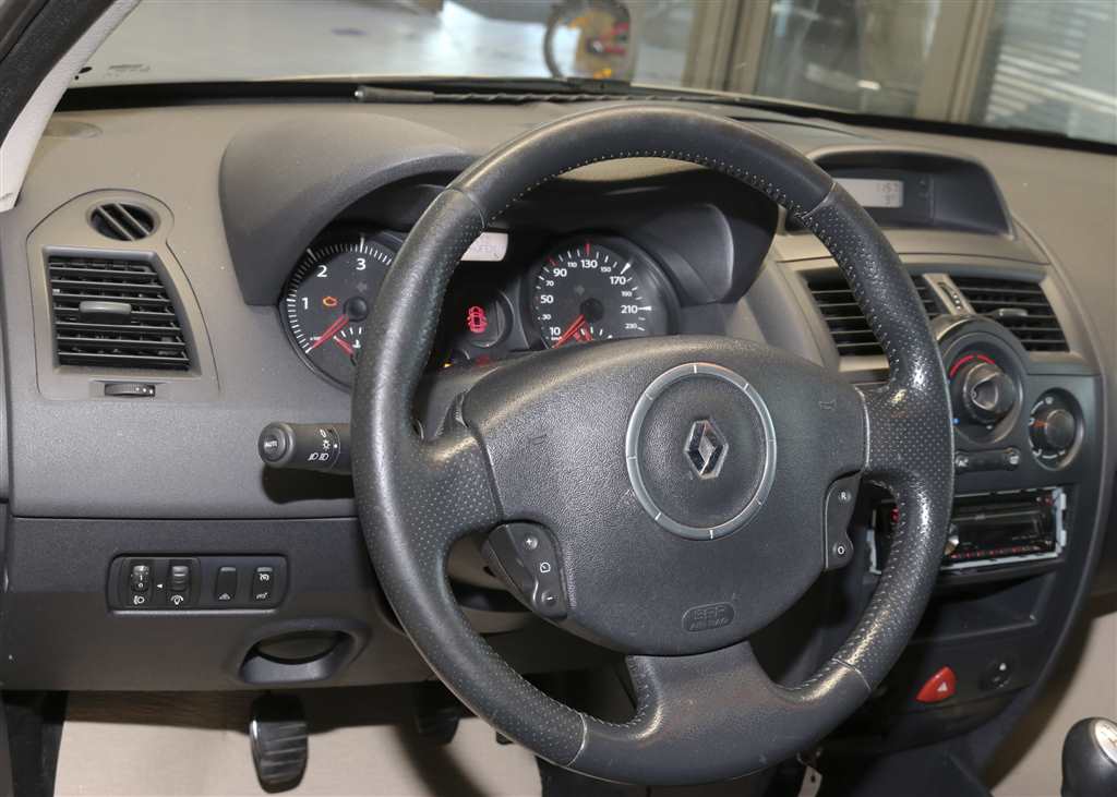 Renault Megane Grandtour  bei Hoffmann Automobile in Wolfsburg kaufen und sofort mitnehmen - Bild 9