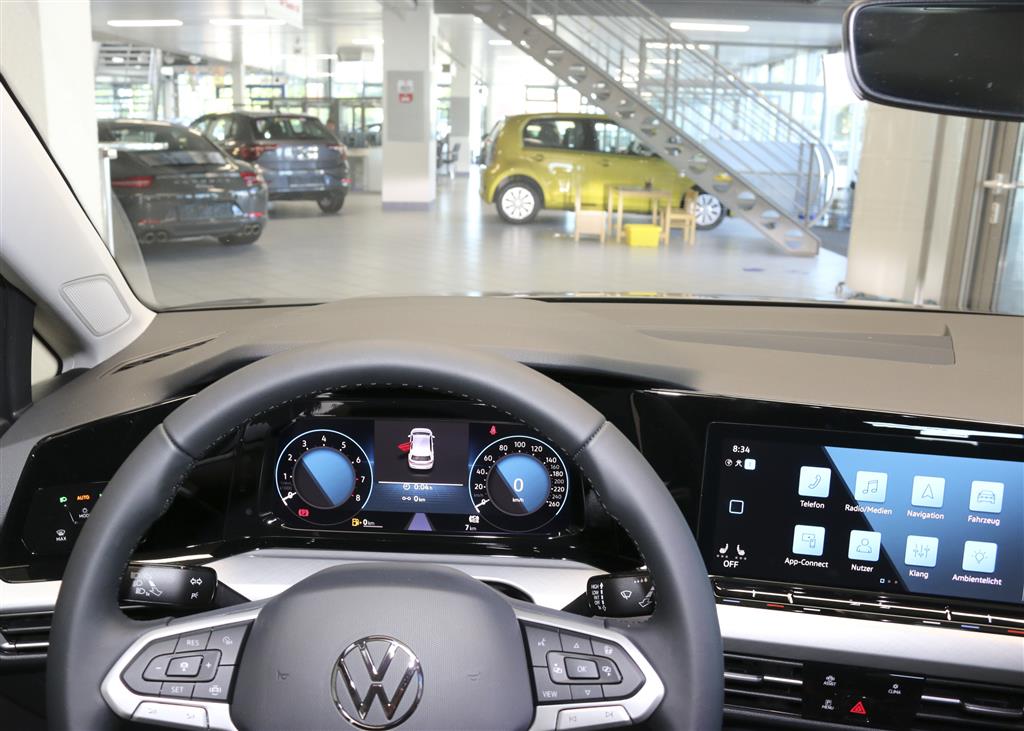 VW Golf  bei Hoffmann Automobile in Wolfsburg kaufen und sofort mitnehmen - Bild 9