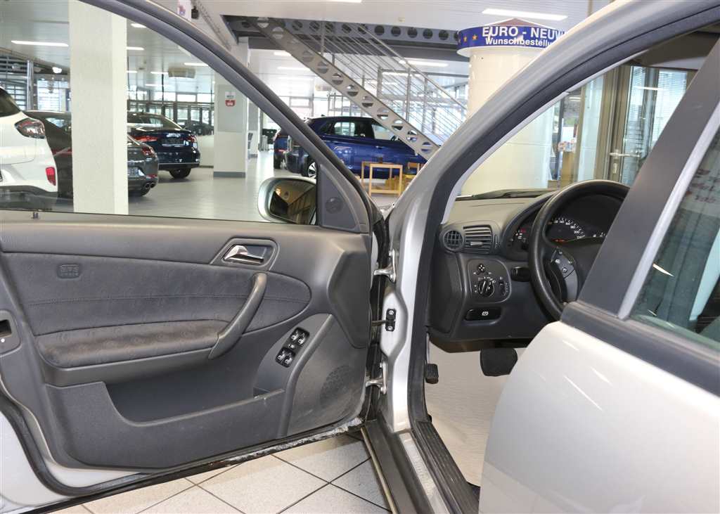 Mercedes-Benz C 220 T  bei Hoffmann Automobile in Wolfsburg kaufen und sofort mitnehmen - Bild 12