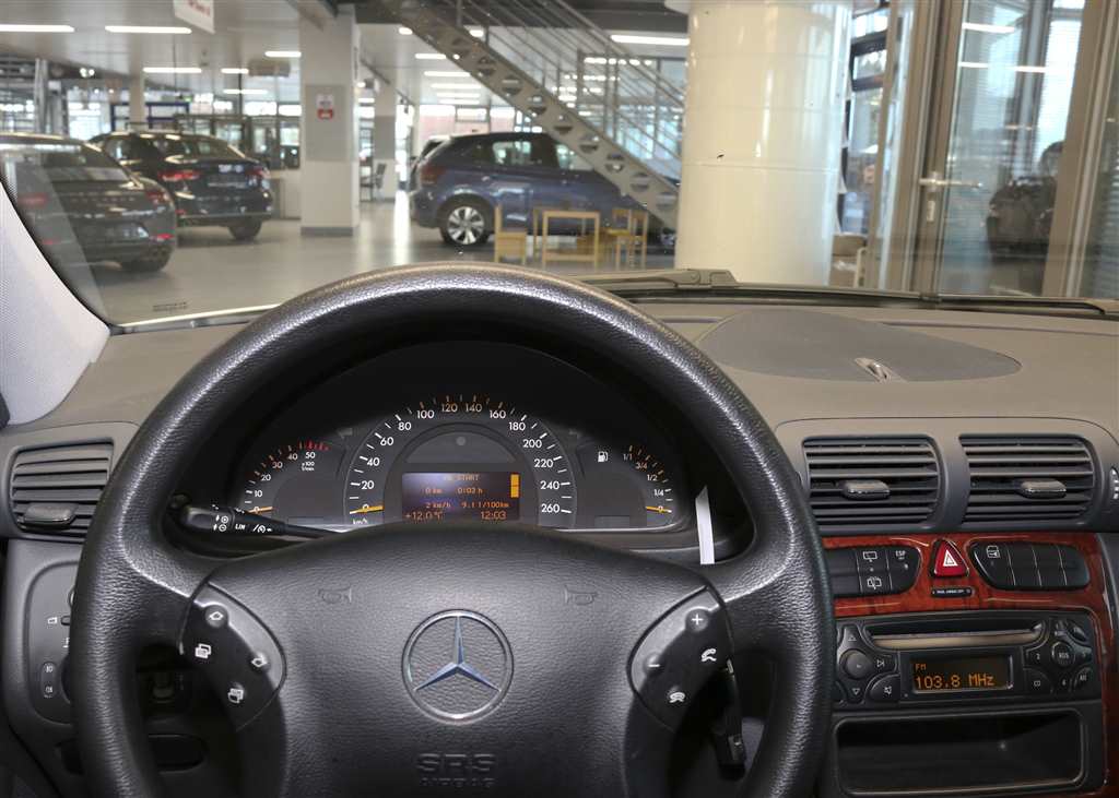 Mercedes-Benz C 220 T  bei Hoffmann Automobile in Wolfsburg kaufen und sofort mitnehmen - Bild 9