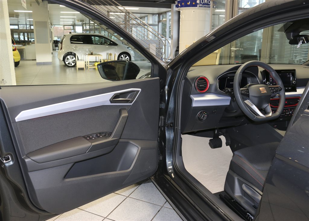 Seat Ibiza  bei Hoffmann Automobile in Wolfsburg kaufen und sofort mitnehmen - Bild 12