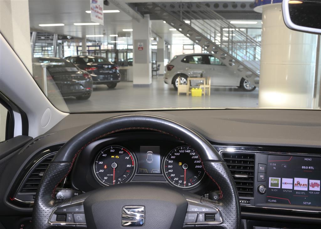 Seat Leon  bei Hoffmann Automobile in Wolfsburg kaufen und sofort mitnehmen - Bild 10