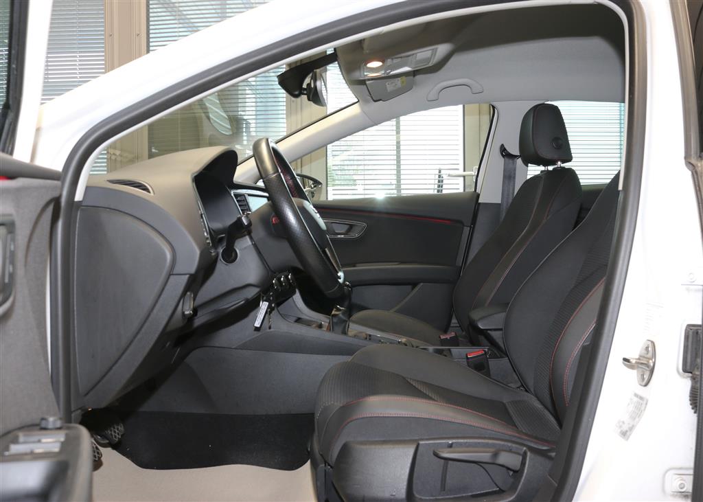 Seat Leon  bei Hoffmann Automobile in Wolfsburg kaufen und sofort mitnehmen - Bild 12