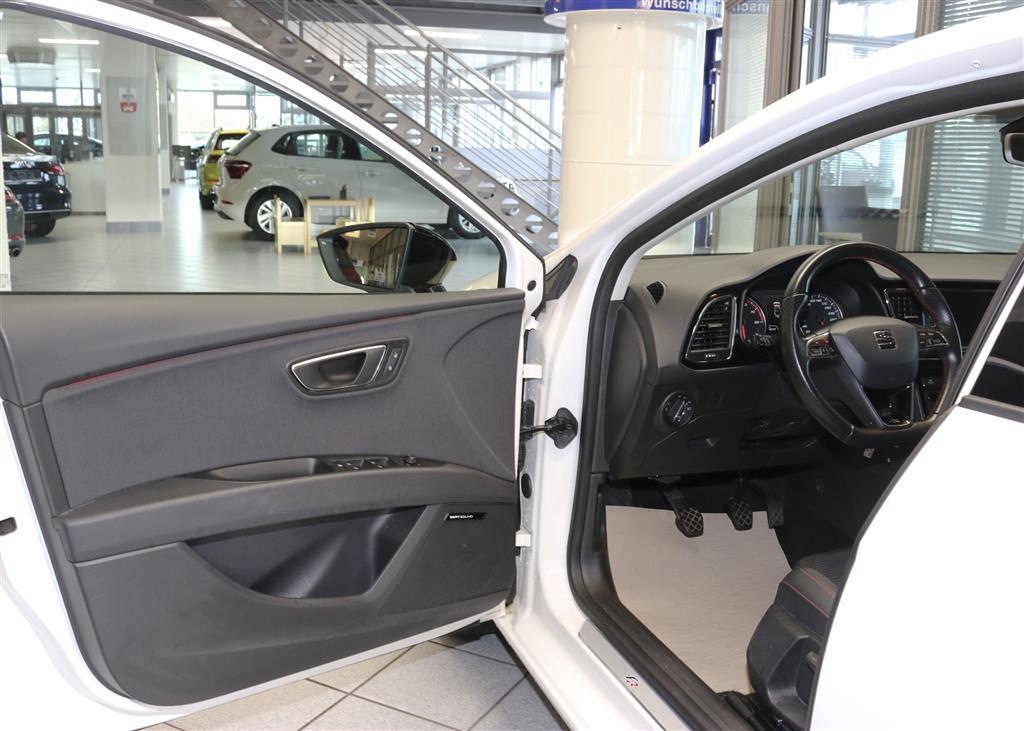 Seat Leon  bei Hoffmann Automobile in Wolfsburg kaufen und sofort mitnehmen - Bild 13