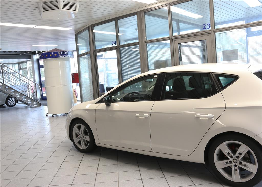 Seat Leon  bei Hoffmann Automobile in Wolfsburg kaufen und sofort mitnehmen - Bild 14
