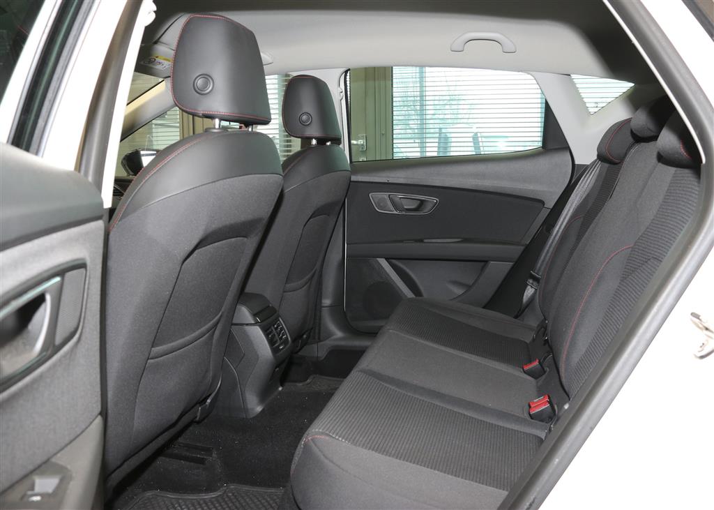 Seat Leon  bei Hoffmann Automobile in Wolfsburg kaufen und sofort mitnehmen - Bild 4