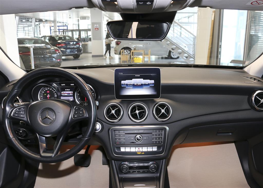Mercedes-Benz GLA 200  bei Hoffmann Automobile in Wolfsburg kaufen und sofort mitnehmen - Bild 5