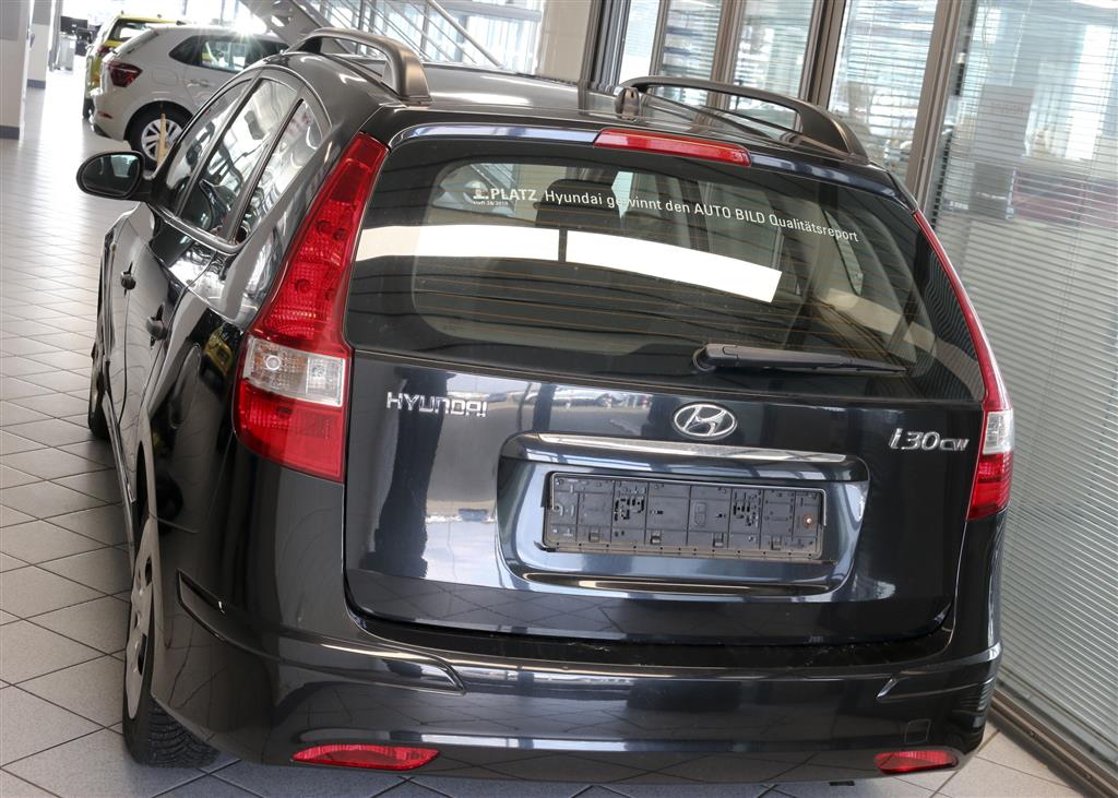 Hyundai i30 Kombi  bei Hoffmann Automobile in Wolfsburg kaufen und sofort mitnehmen - Bild 4