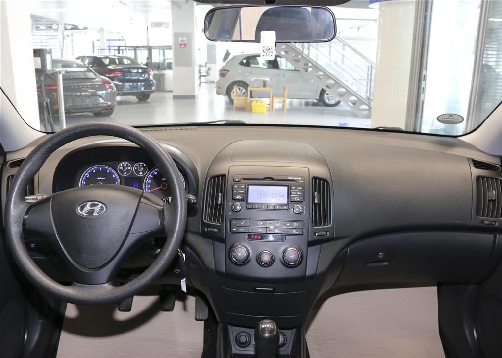 Hyundai i30 Kombi  bei Hoffmann Automobile in Wolfsburg kaufen und sofort mitnehmen - Bild 6