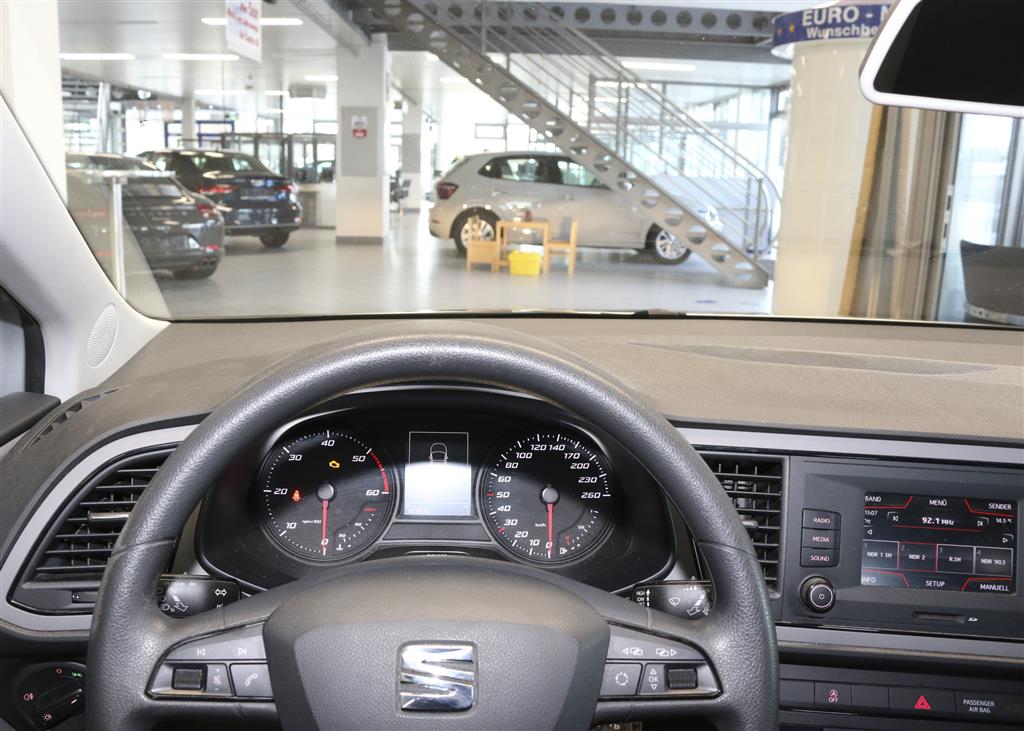 Seat Leon Sportstourer  ST  bei Hoffmann Automobile in Wolfsburg kaufen und sofort mitnehmen - Bild 8