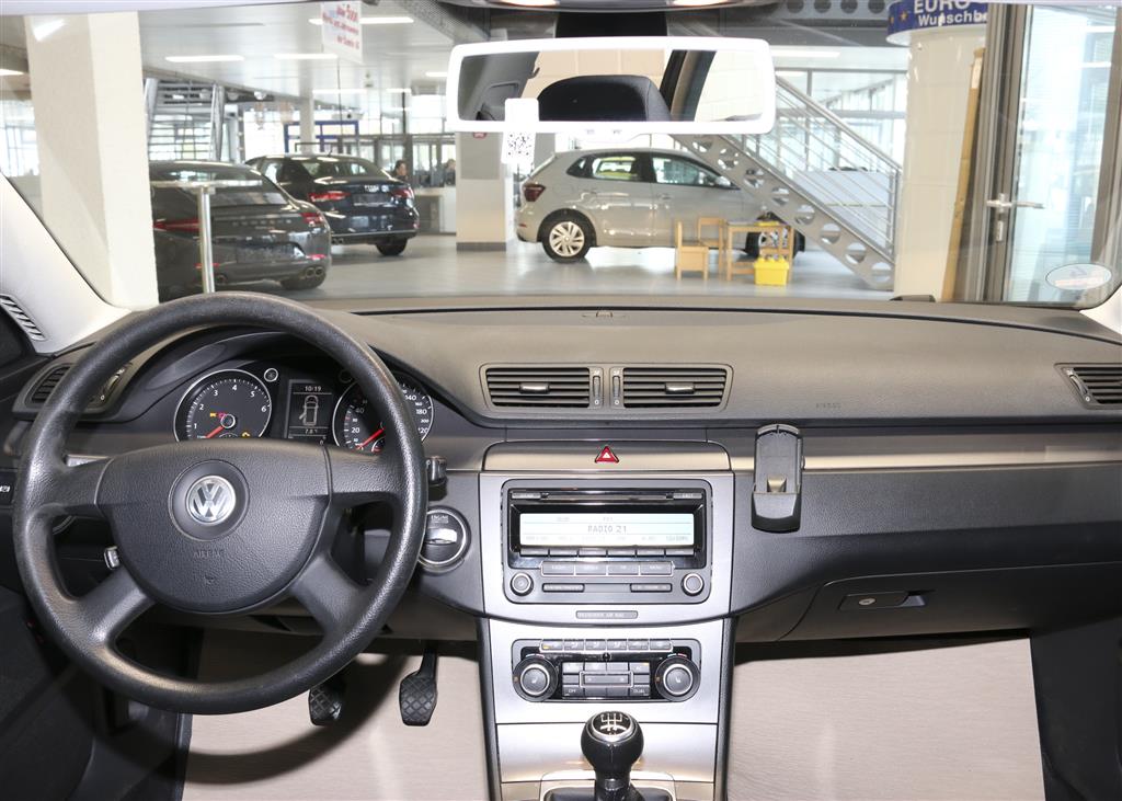 VW Passat Variant  bei Hoffmann Automobile in Wolfsburg kaufen und sofort mitnehmen - Bild 5