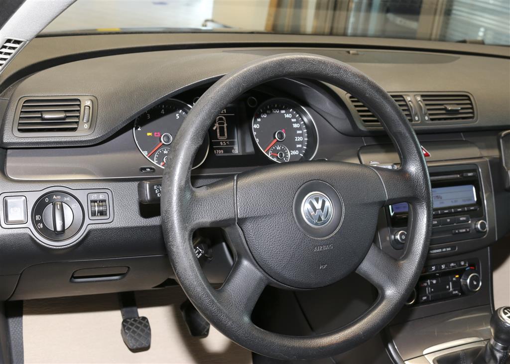 VW Passat Variant  bei Hoffmann Automobile in Wolfsburg kaufen und sofort mitnehmen - Bild 9