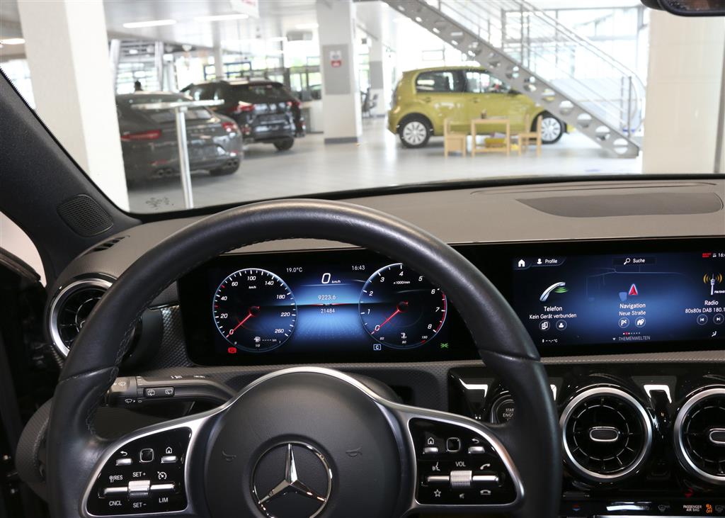 Mercedes-Benz A 160  bei Hoffmann Automobile in Wolfsburg kaufen und sofort mitnehmen - Bild 10
