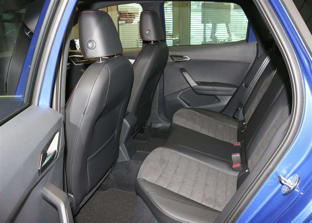 Seat Arona  bei Hoffmann Automobile in Wolfsburg kaufen und sofort mitnehmen - Bild 4