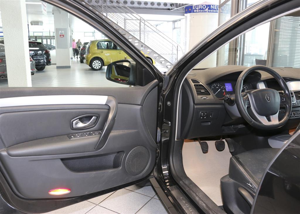 Renault Laguna  bei Hoffmann Automobile in Wolfsburg kaufen und sofort mitnehmen - Bild 12
