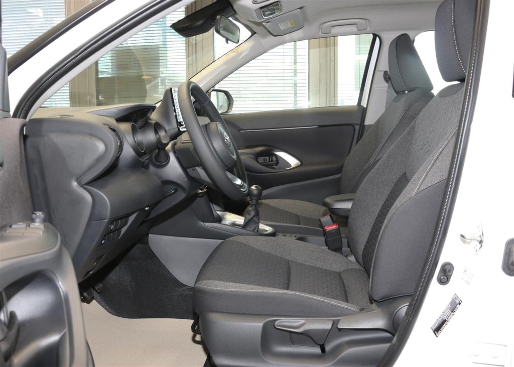 Toyota Yaris Cross  bei Hoffmann Automobile in Wolfsburg kaufen und sofort mitnehmen - Bild 11
