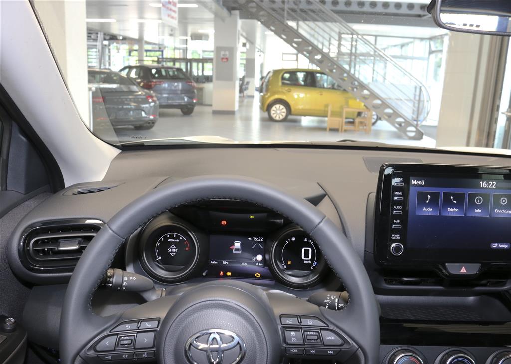 Toyota Yaris Cross  bei Hoffmann Automobile in Wolfsburg kaufen und sofort mitnehmen - Bild 9