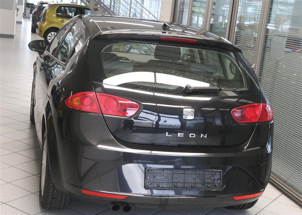 Seat Leon  bei Hoffmann Automobile in Wolfsburg kaufen und sofort mitnehmen - Bild 3