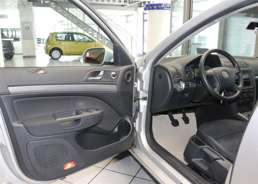 Skoda Octavia  bei Hoffmann Automobile in Wolfsburg kaufen und sofort mitnehmen - Bild 11