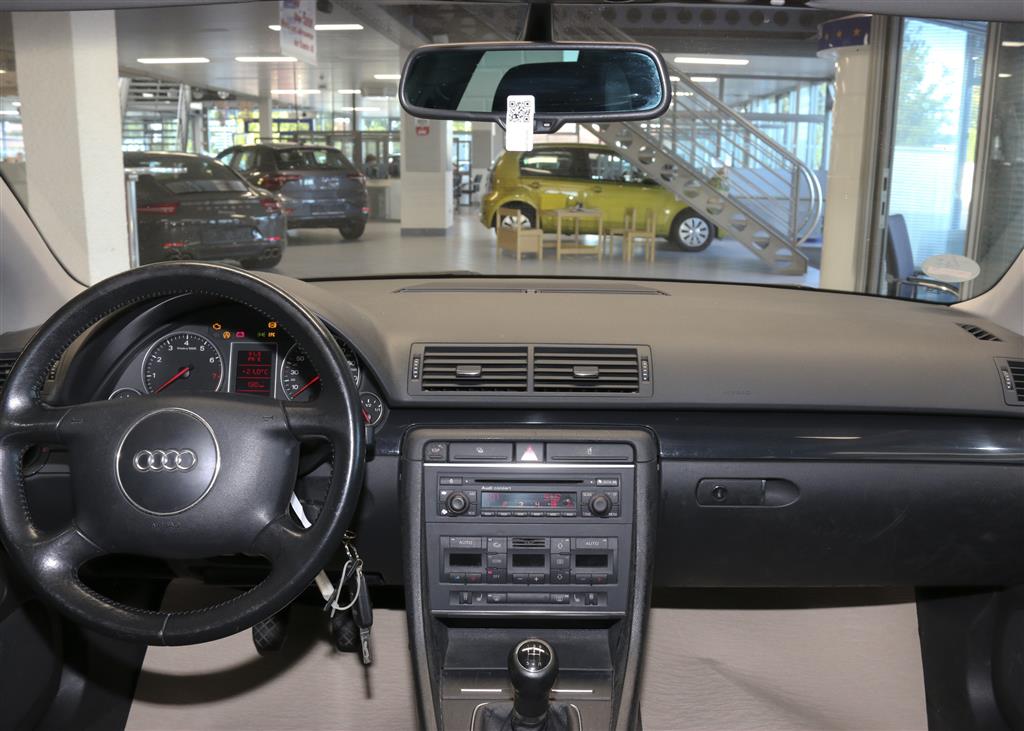 Audi A4  bei Hoffmann Automobile in Wolfsburg kaufen und sofort mitnehmen - Bild 4
