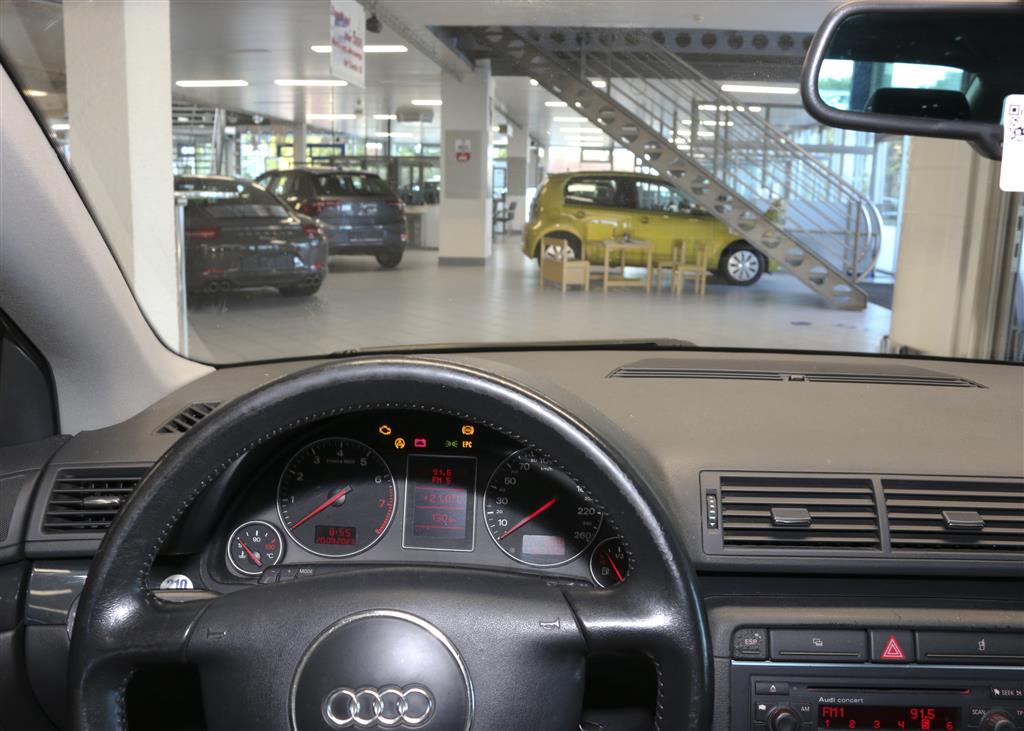 Audi A4  bei Hoffmann Automobile in Wolfsburg kaufen und sofort mitnehmen - Bild 6