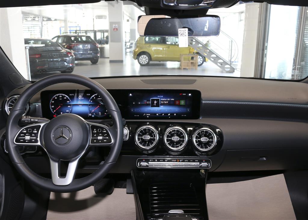 Mercedes-Benz A 250  bei Hoffmann Automobile in Wolfsburg kaufen und sofort mitnehmen - Bild 5